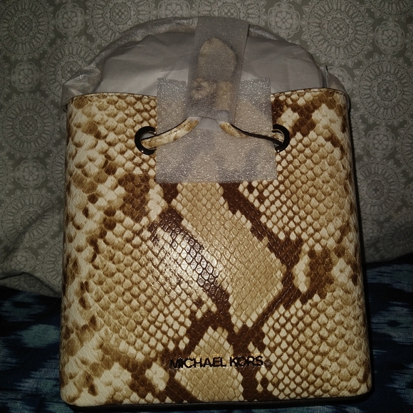 Purses - Picture 5 of 7